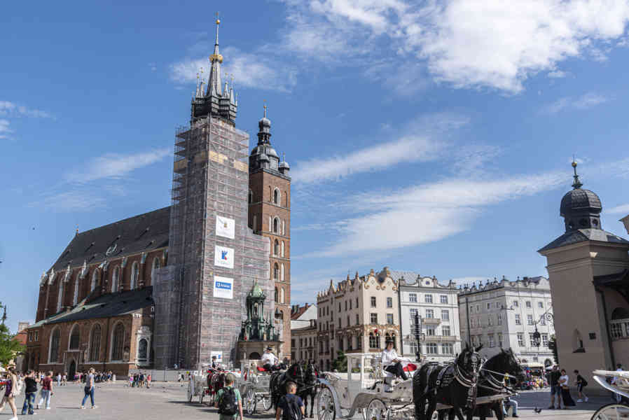 Polonia - Cracovia 021 - basílica de Santa María.jpg